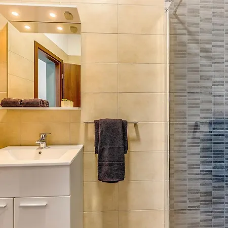 Main Square アパート