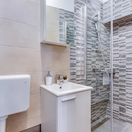 Main Square شقة *