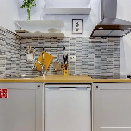 Main Square غييكا